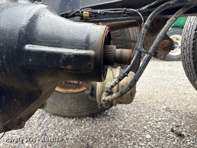 image for item FK1394 2013 Mack CXU613 semi truck