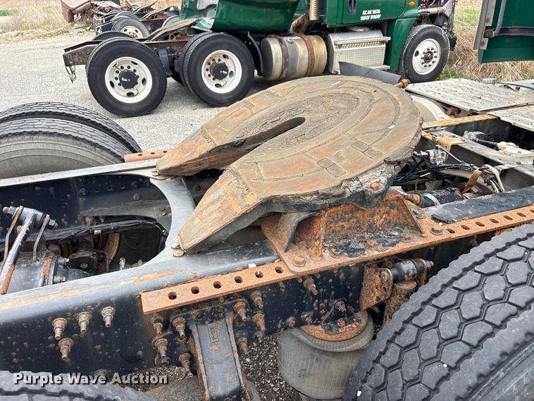 image for item FK1394 2013 Mack CXU613 semi truck