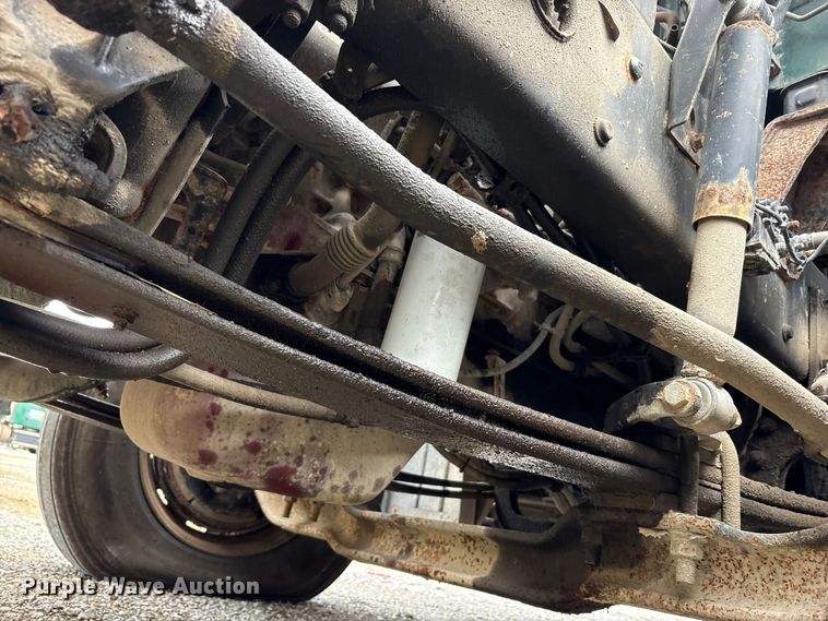 image for item FK1394 2013 Mack CXU613 semi truck