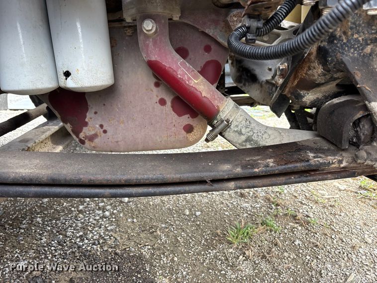 image for item FK1394 2013 Mack CXU613 semi truck