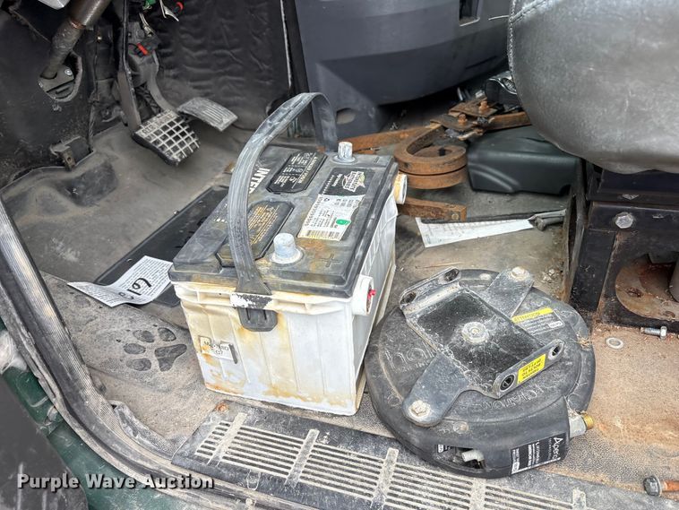 image for item FK1394 2013 Mack CXU613 semi truck