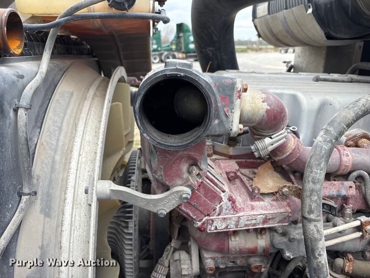 image for item FK1394 2013 Mack CXU613 semi truck