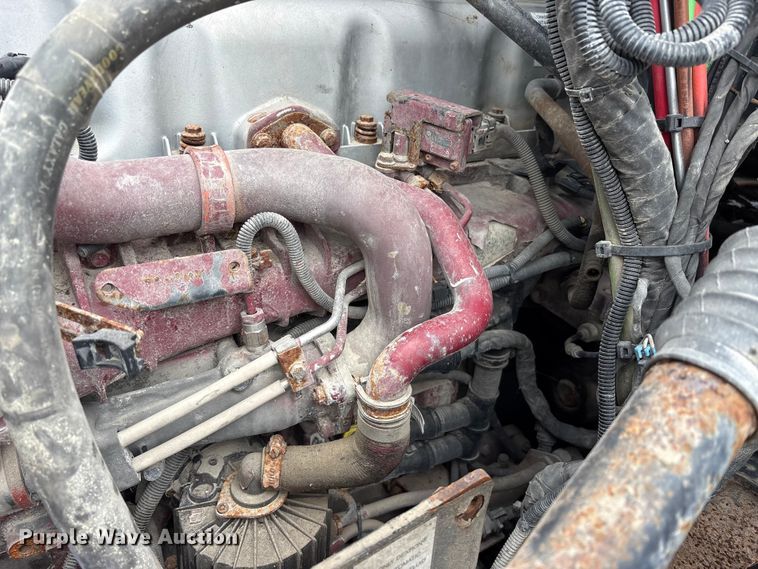 image for item FK1394 2013 Mack CXU613 semi truck