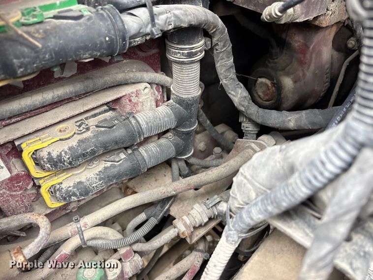 image for item FK1394 2013 Mack CXU613 semi truck