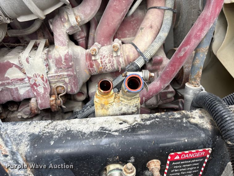 image for item FK1394 2013 Mack CXU613 semi truck