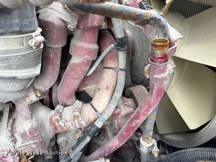 image for item FK1394 2013 Mack CXU613 semi truck