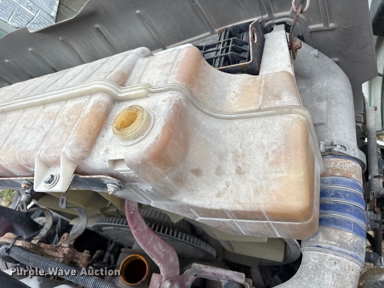 image for item FK1394 2013 Mack CXU613 semi truck