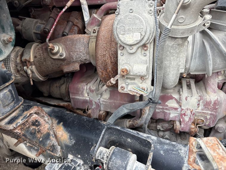 image for item FK1394 2013 Mack CXU613 semi truck