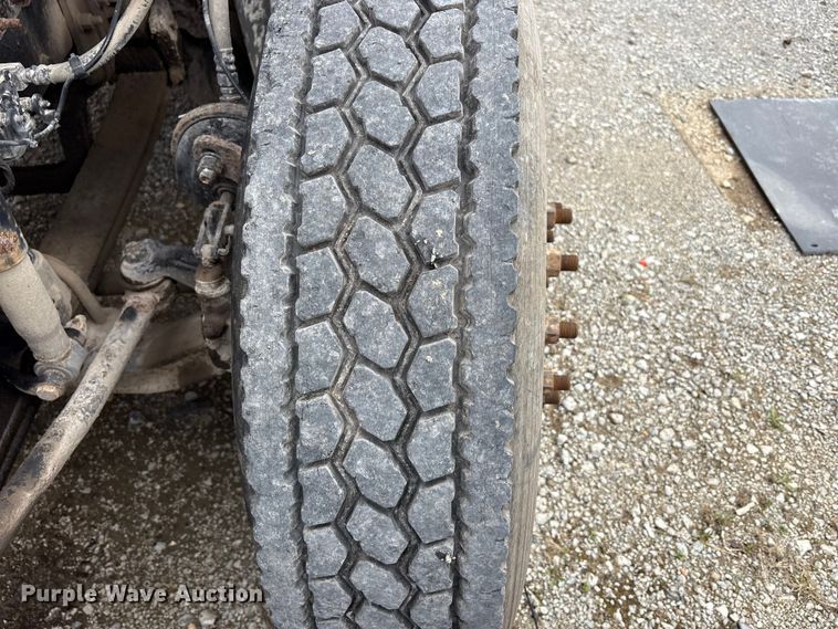 image for item FK1394 2013 Mack CXU613 semi truck