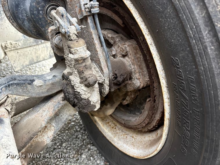 image for item FK1394 2013 Mack CXU613 semi truck