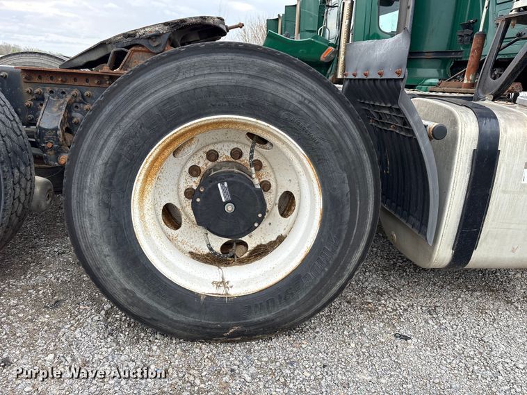 image for item FK1394 2013 Mack CXU613 semi truck