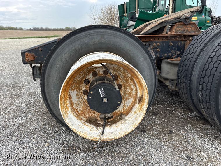 image for item FK1394 2013 Mack CXU613 semi truck