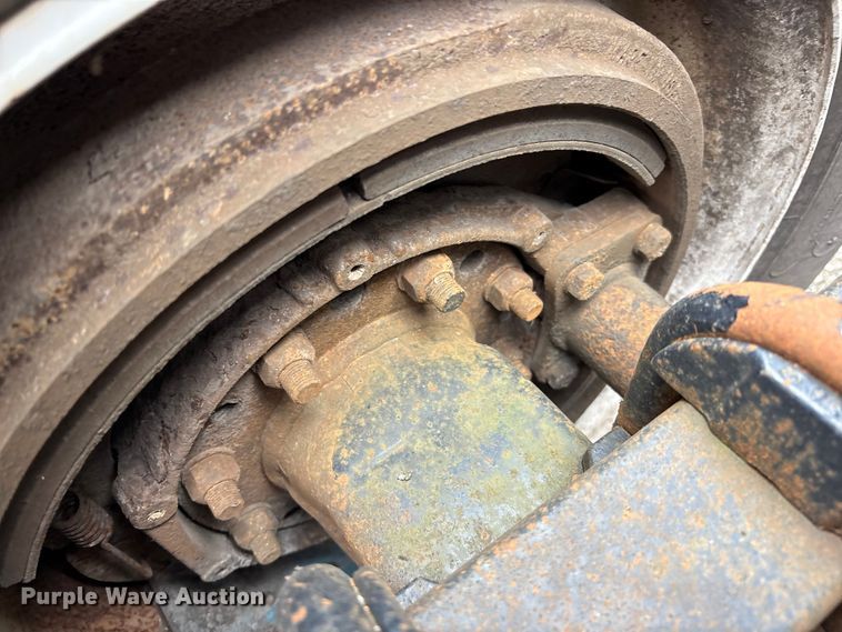 image for item FK1394 2013 Mack CXU613 semi truck