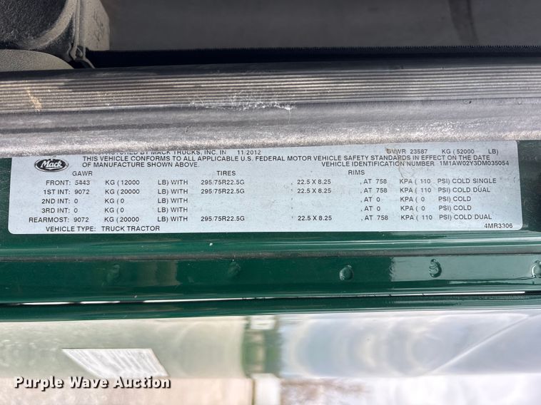 image for item FK1394 2013 Mack CXU613 semi truck