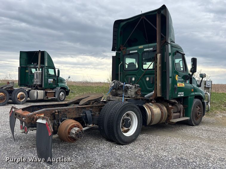 image for item FK1395 2017 Freightliner Cascadia 125 semi truck