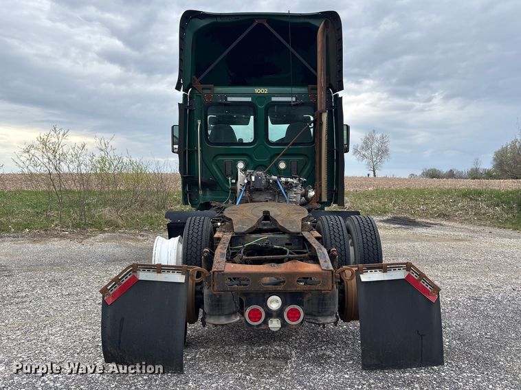 image for item FK1395 2017 Freightliner Cascadia 125 semi truck