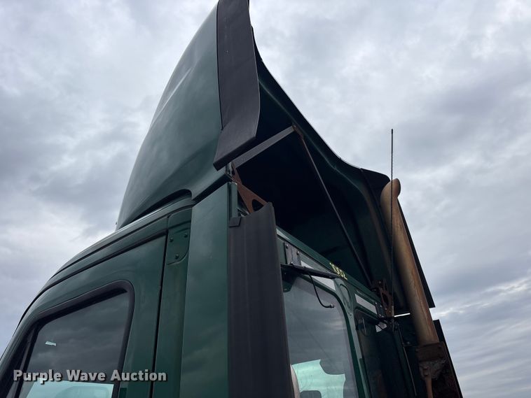 image for item FK1395 2017 Freightliner Cascadia 125 semi truck