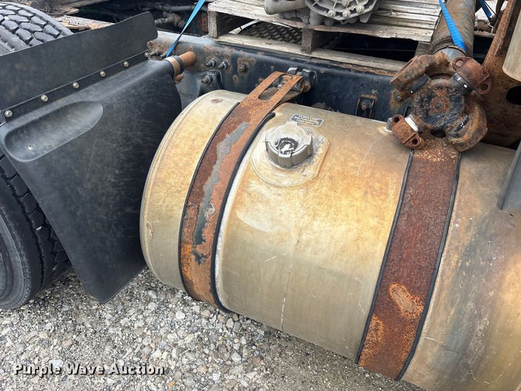 image for item FK1395 2017 Freightliner Cascadia 125 semi truck