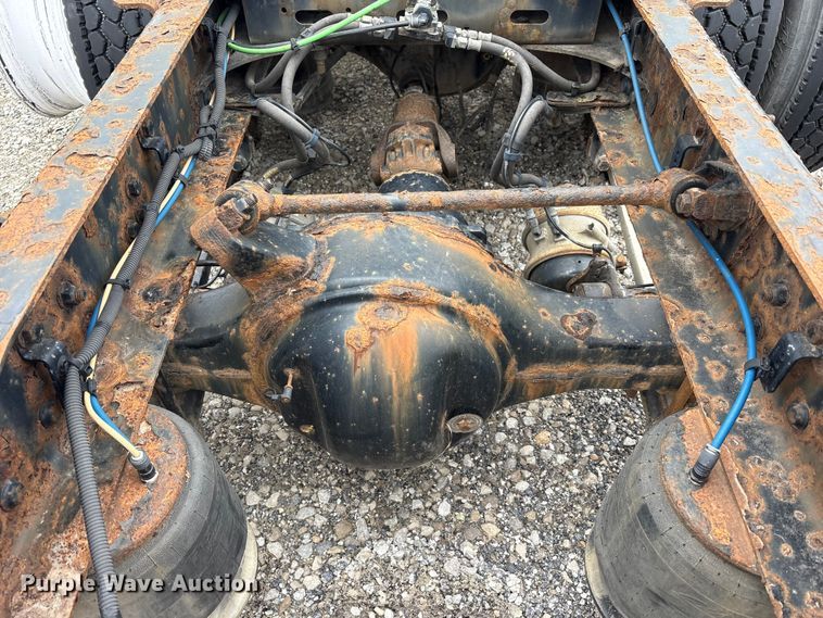 image for item FK1395 2017 Freightliner Cascadia 125 semi truck