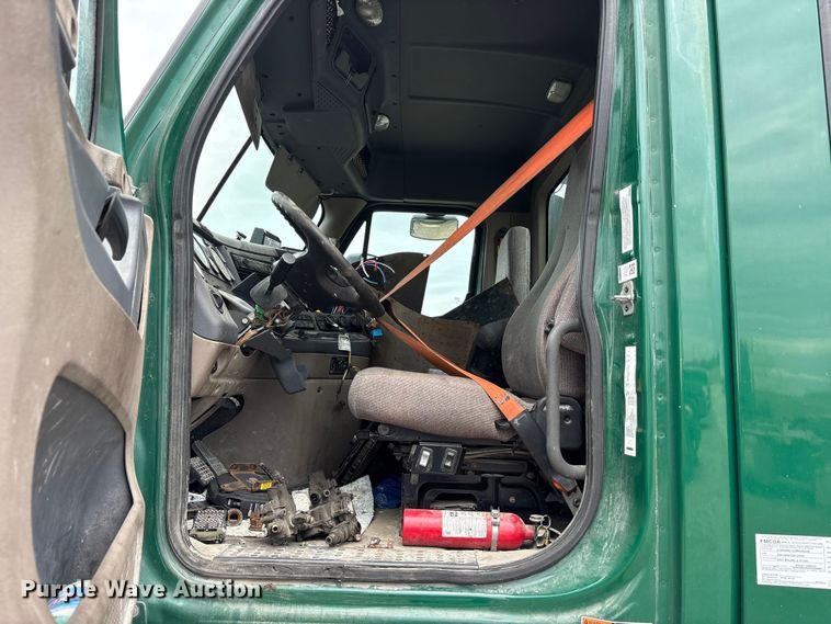 image for item FK1395 2017 Freightliner Cascadia 125 semi truck