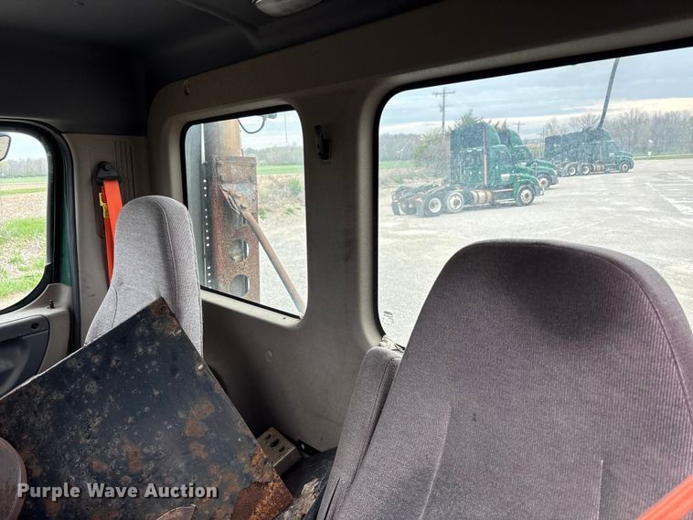 image for item FK1395 2017 Freightliner Cascadia 125 semi truck