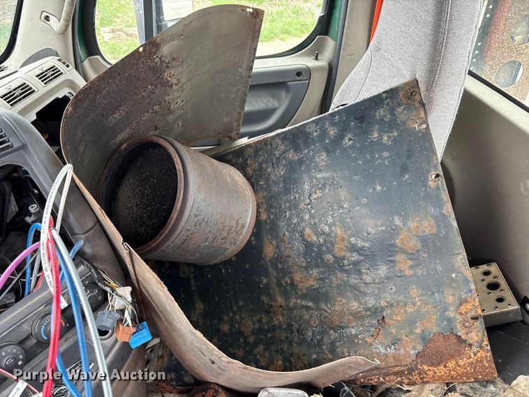 image for item FK1395 2017 Freightliner Cascadia 125 semi truck