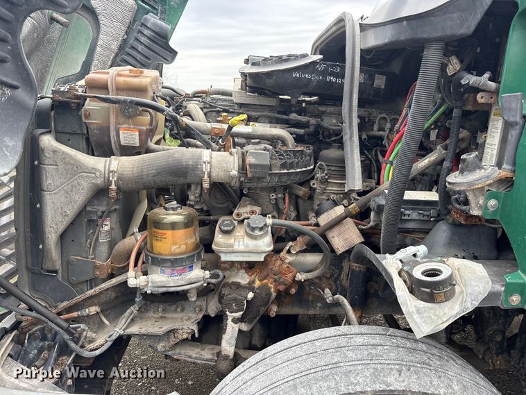 image for item FK1395 2017 Freightliner Cascadia 125 semi truck