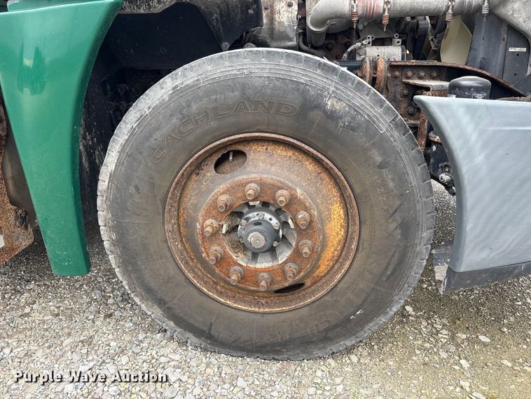 image for item FK1395 2017 Freightliner Cascadia 125 semi truck