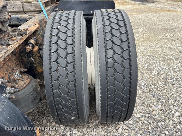 image for item FK1395 2017 Freightliner Cascadia 125 semi truck