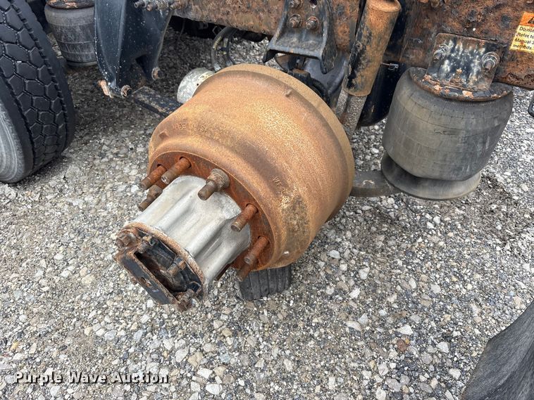 image for item FK1395 2017 Freightliner Cascadia 125 semi truck