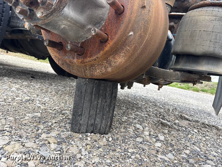 image for item FK1395 2017 Freightliner Cascadia 125 semi truck