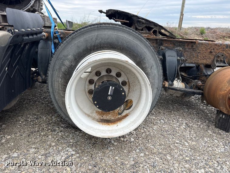 image for item FK1395 2017 Freightliner Cascadia 125 semi truck