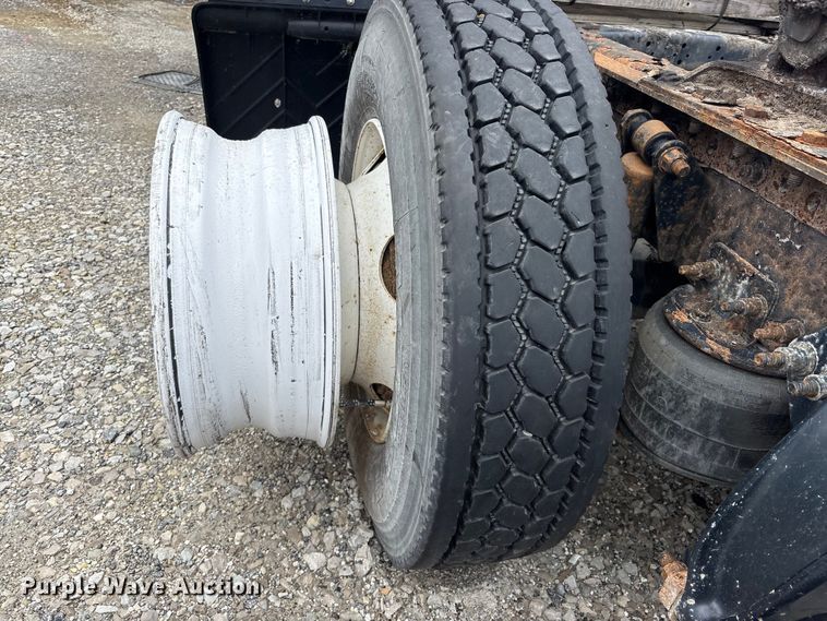 image for item FK1395 2017 Freightliner Cascadia 125 semi truck