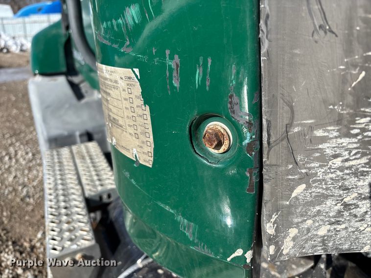 image for item YA2280 2016 Mack CXU613 semi truck