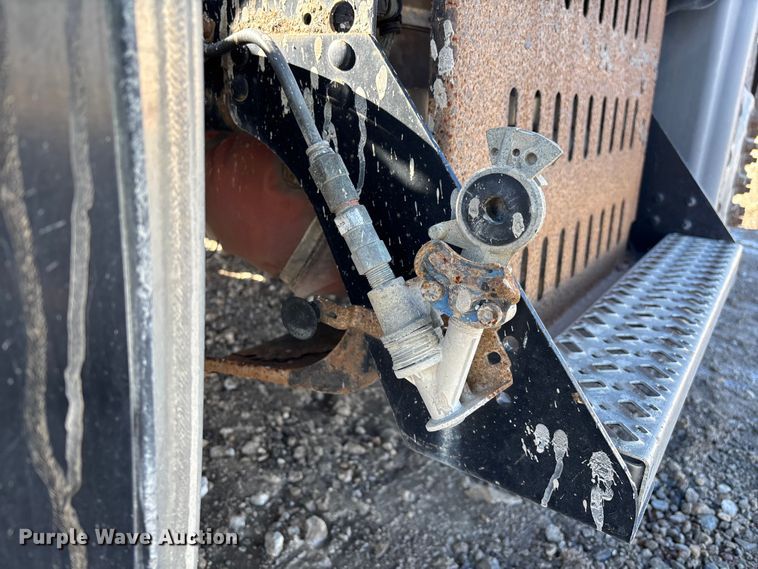 image for item YA2280 2016 Mack CXU613 semi truck