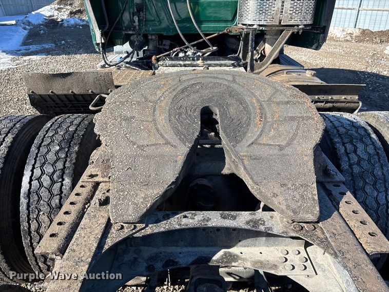 image for item YA2280 2016 Mack CXU613 semi truck