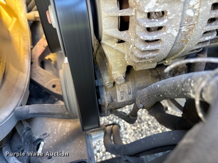 image for item YA2280 2016 Mack CXU613 semi truck