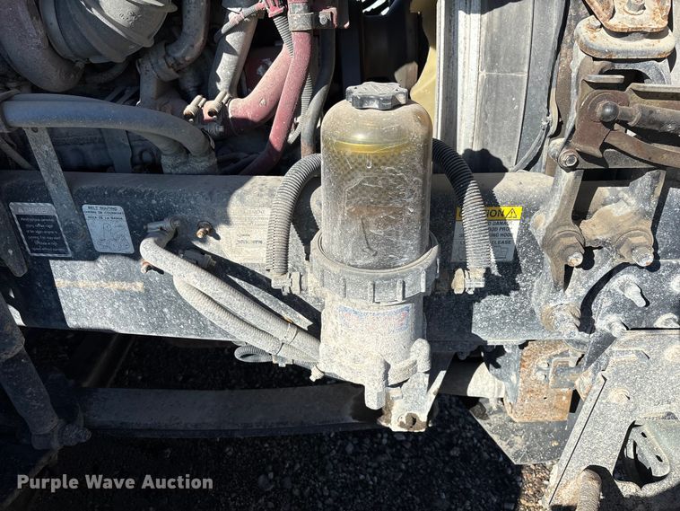 image for item YA2280 2016 Mack CXU613 semi truck