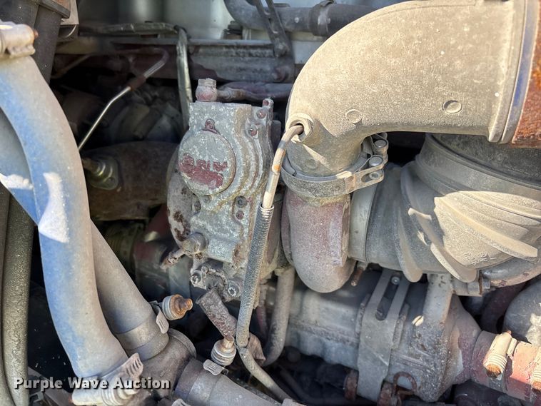 image for item YA2280 2016 Mack CXU613 semi truck