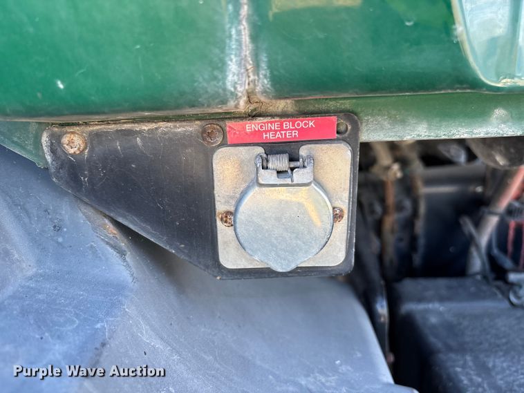 image for item YA2280 2016 Mack CXU613 semi truck