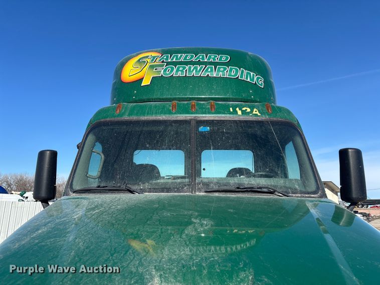 image for item YA2281 2017 Freightliner Cascadia 125 semi truck