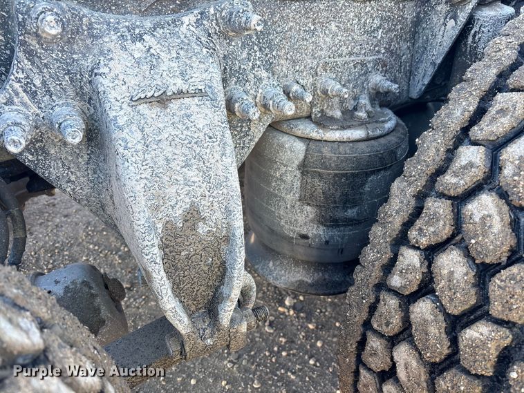 image for item YA2281 2017 Freightliner Cascadia 125 semi truck