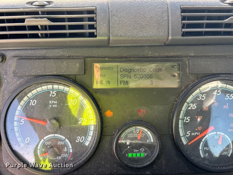 image for item YA2281 2017 Freightliner Cascadia 125 semi truck