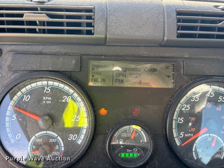 image for item YA2281 2017 Freightliner Cascadia 125 semi truck