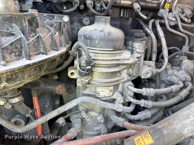 image for item YA2281 2017 Freightliner Cascadia 125 semi truck