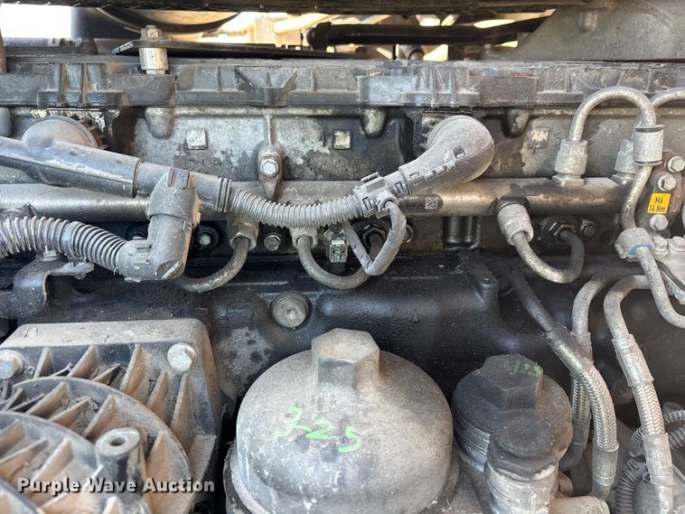 image for item YA2281 2017 Freightliner Cascadia 125 semi truck