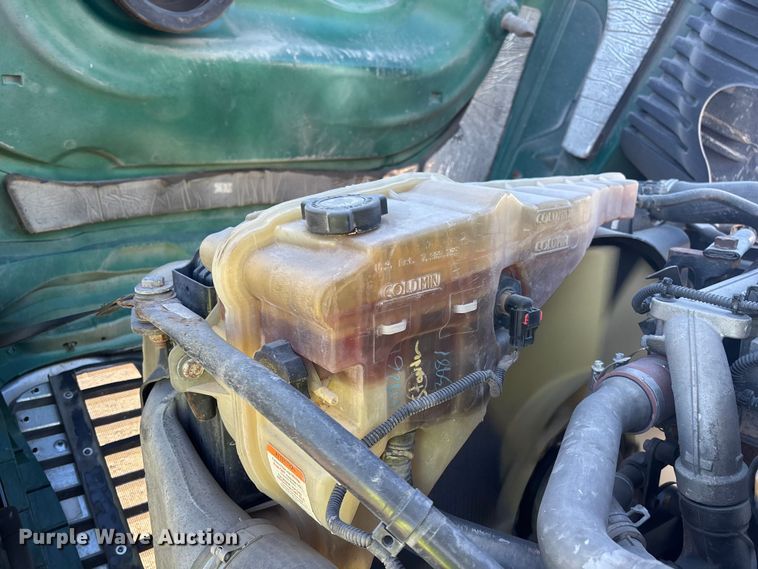 image for item YA2281 2017 Freightliner Cascadia 125 semi truck