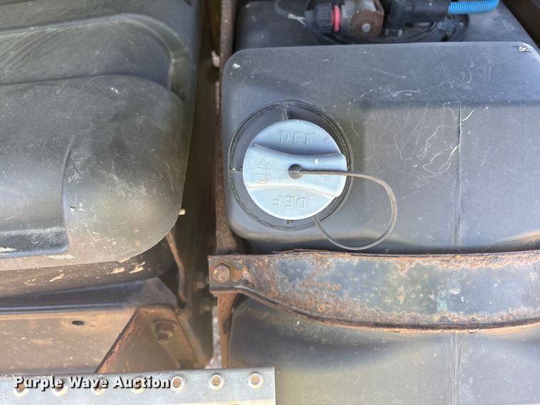 image for item YA2281 2017 Freightliner Cascadia 125 semi truck