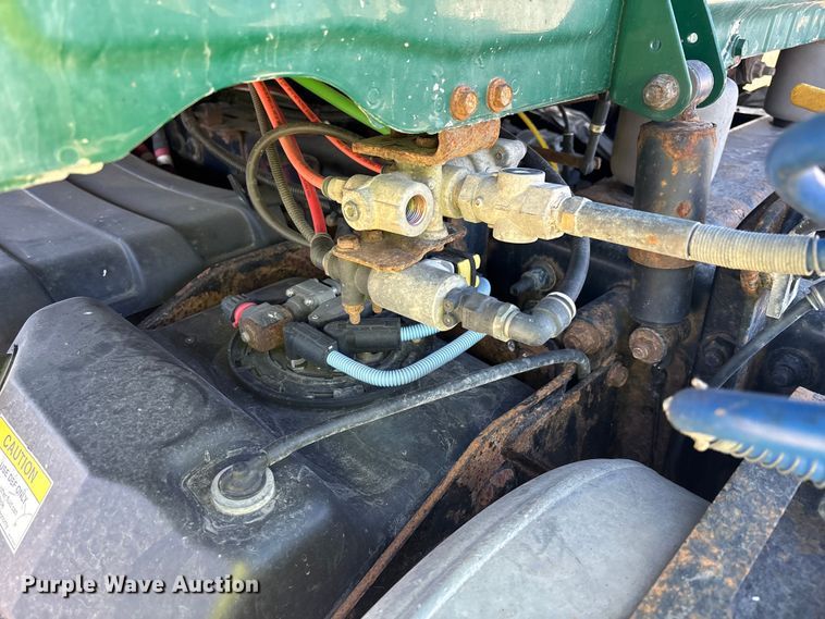 image for item YA2282 2017 Freightliner Cascadia 125 semi truck