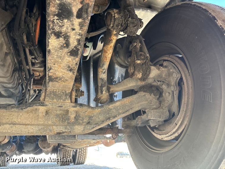 image for item YA2282 2017 Freightliner Cascadia 125 semi truck